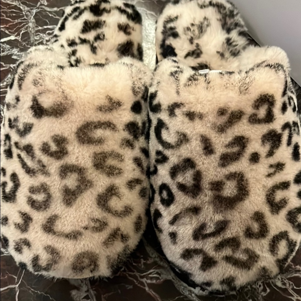 Cream and Black Cozy Leopard Print Slippers - Picture 2 of 5